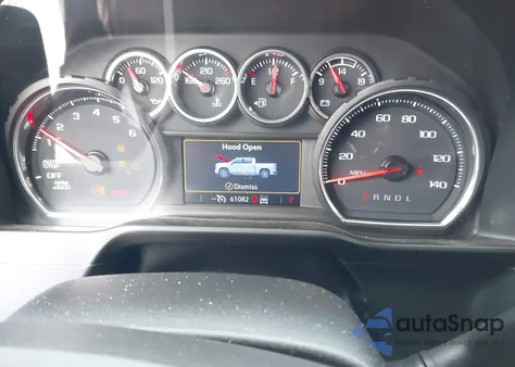 2021 Chevrolet Silverado 1500 4Wd Standard Bed Custom z USA, uszkodzony, nr VIN 1GCRYBEK1MZ351393